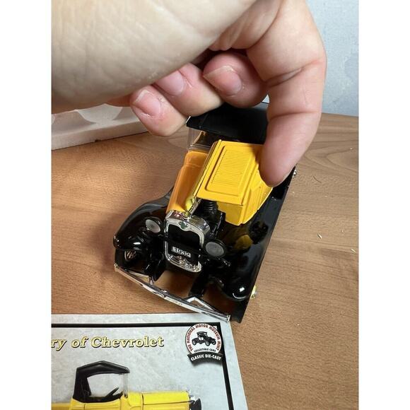 National Museum Mint Diecast 1932 Chevy Open Cab Pickup 1:32 Scale - Picture 7 of 10